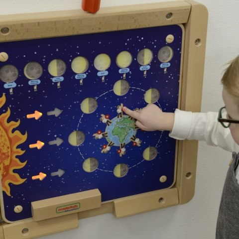 Masterkidz MASTERKIDZ Tablica Edukacyjna Fazy Księżyca Montessori Masterkidz MASTERKIDZ Tablica Edukacyjna Fazy Księżyca Montessori