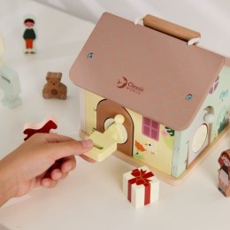 Classic World CLASSIC WORLD Drewniany Domek Sensoryczny Edukacyjny z Zamkami Kluczykami 11el.