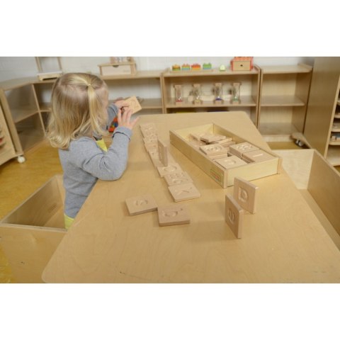 Masterkidz MASTERKIDZ Zabawka Sensoryczna Rozpoznaj Dotykiem Literki Cyfry Kształty Montessori