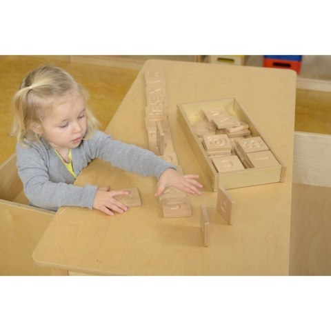 Masterkidz MASTERKIDZ Zabawka Sensoryczna Rozpoznaj Dotykiem Literki Cyfry Kształty Montessori