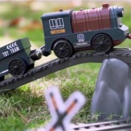 Woopie WOOPIE Kolejka Elektryczna Lokomotywa Towarowa Tor XXL 90 el.