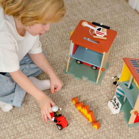 Classic World CLASSIC WORLD Remiza Strażacka Drewniana Garaż Auto Helikopter Figurki 13el.