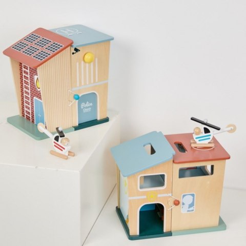 Classic World CLASSIC WORLD Remiza Strażacka Drewniana Garaż Auto Helikopter Figurki 13el.